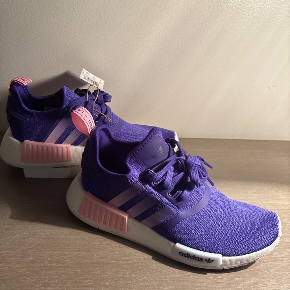 Adidas Women purple and pink shoes nwt - Picture 4 of 6